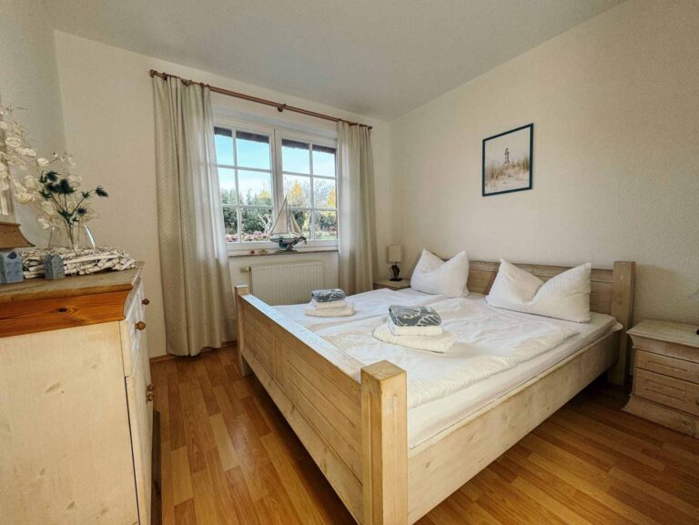 Schlafzimmer 1